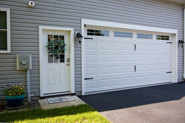24/7 Emergency Garage Door Panel Replacement experts in Barrington, NJ
